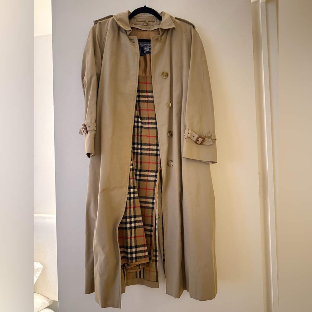 Burberry Beige Trench Coat with Iconic Plaid
